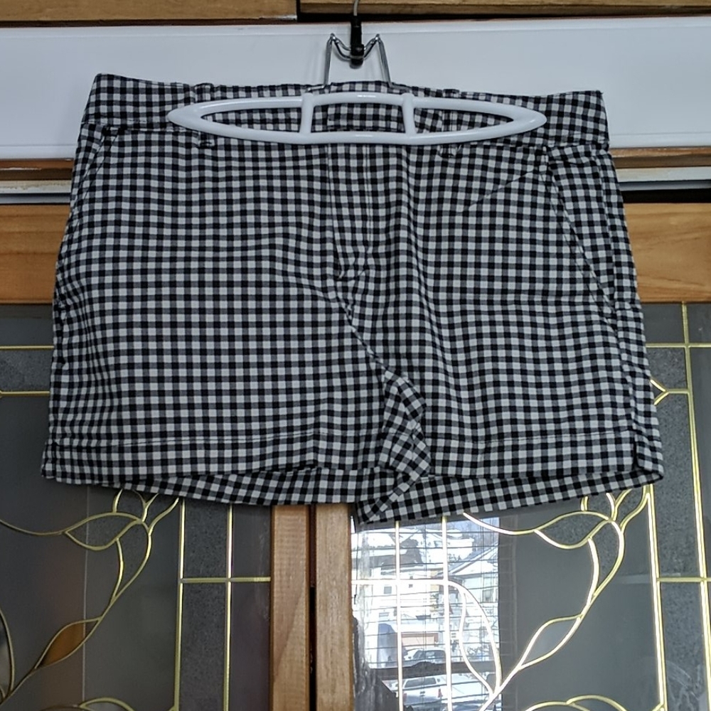 Gap Black and White checkered shorts